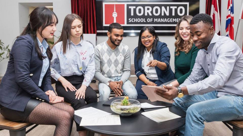 Toronto-School-of-Management-Estudantes